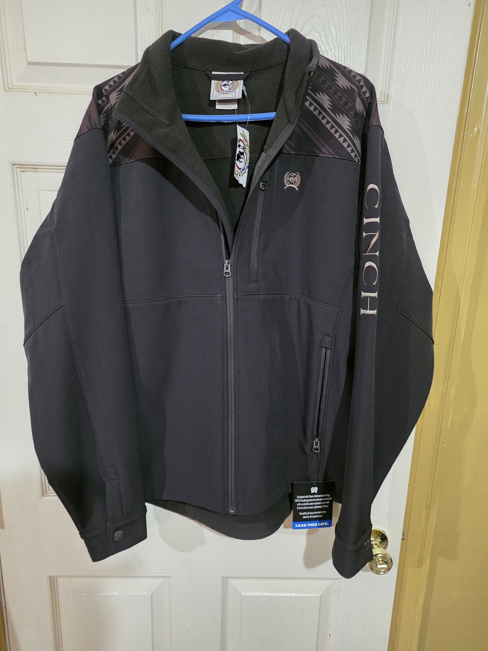 Cinch Men’s Black Zip-Up Jacket with Subtle Pattern